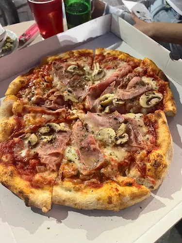 GiorGi La Pizza d`Italia. - Villarrobledo