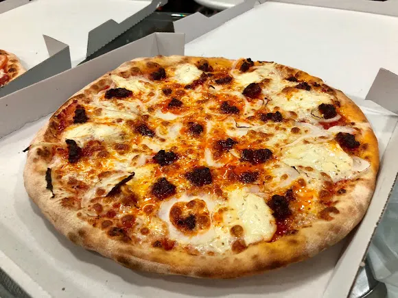 HOT PIZZA