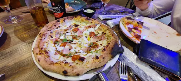 Pizzeria Cosa Nostra - Almería