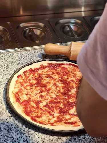 ASHIS PIZZERIA