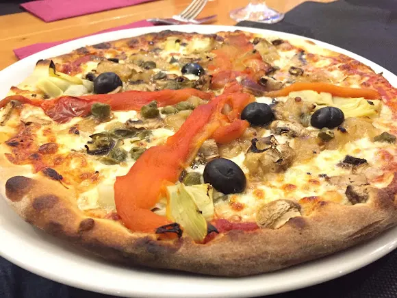 Mireia Pizzeria-Restaurant