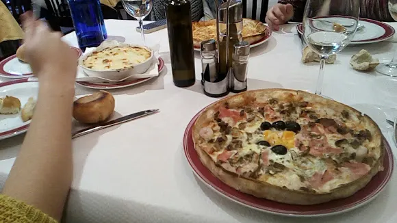 Pizzería La Competencia - Pizzería en Burgos