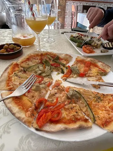 Restaurant - Pizzeria Llenye - Sant Jordi/San Jorge