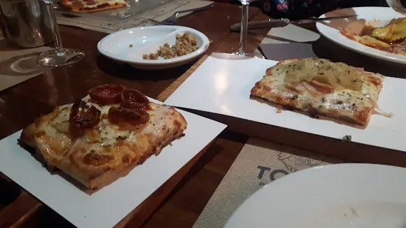 Pizzeria Tot Pizza