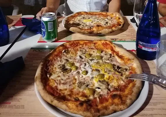 Pizzeria "La Focaccia" - Campos