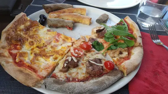 Rustico Pizzeria
