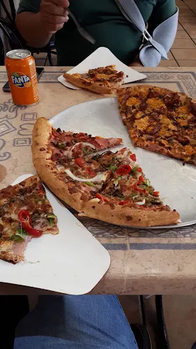 Gago's pizza