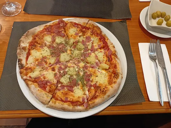 Pizzeria Restaurante Mamajulia - Pizzería en Marbella
