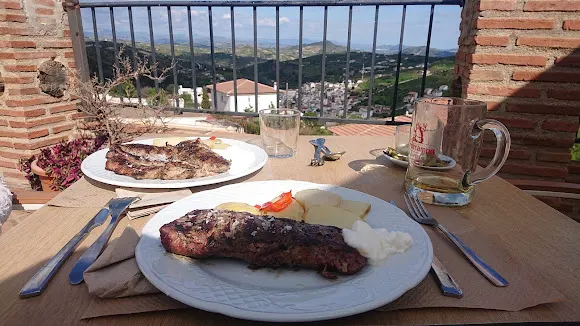 LA LOLA Restaurante - Tolox