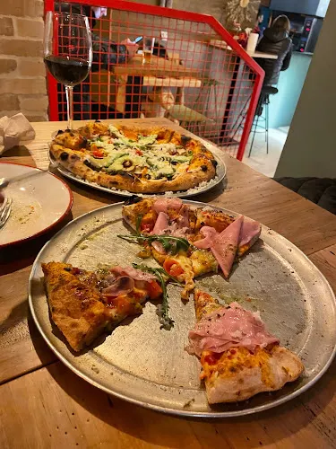 Pizzería El Mono Charlie