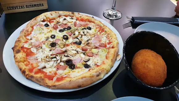 Pizzería KURÓ