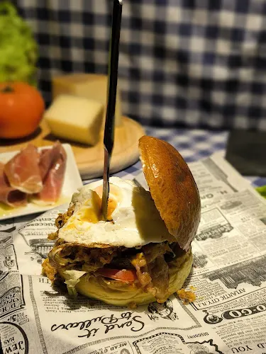 Hamburguesería de la Sierra Pizza Factory. - Villanueva del Conde