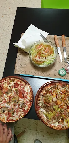 Pizzeria A Tavola - Pizzería en Fuentes de Andalucia