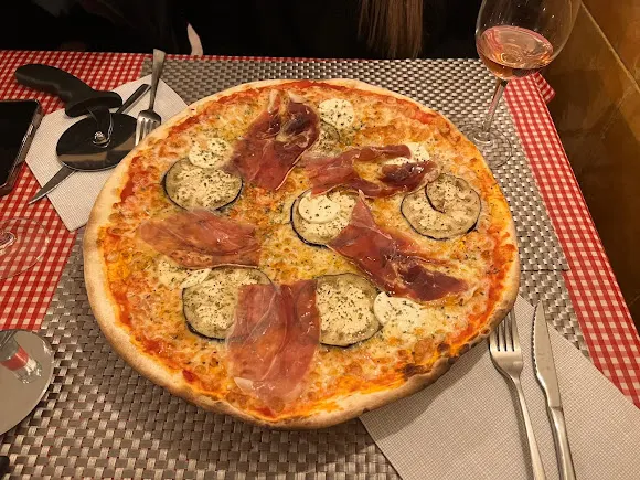 Casa Nostra Restaurant