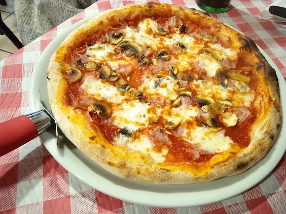 Osteria pizzeria il vesuviano - Toledo