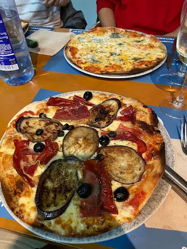 Restaurante Pizzería Capritx - Montserrat