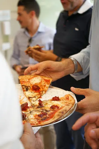 Del Poble Pizzeria